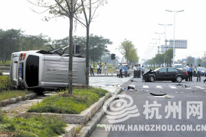 浙江海宁发生一起交通事故 造成五死三伤