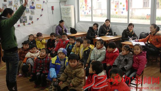 黄泽镇中心幼儿园开展教师相互听课活动