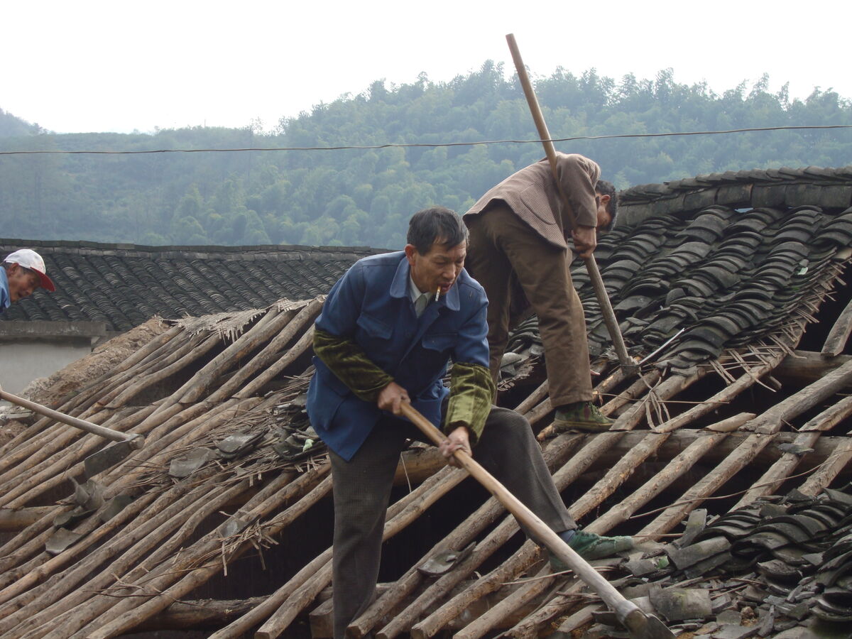 目前,仙岩镇2010年度的地质灾害避险安置工作正全面实施,重点为谢家庄图片
