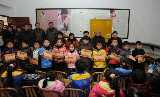 仙岩镇谢家庄村举行市幼儿围棋十强赛图片