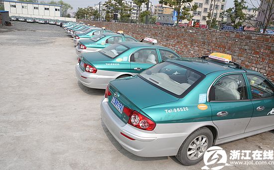 杭州打车费用或涨价400辆新投放出租车13在睡觉