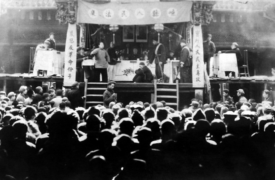 1927年4月11日,"四一二"反革命政变前夕.