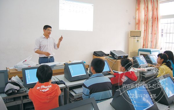 普通教师在平凡岗位上默默坚守的故事(一)