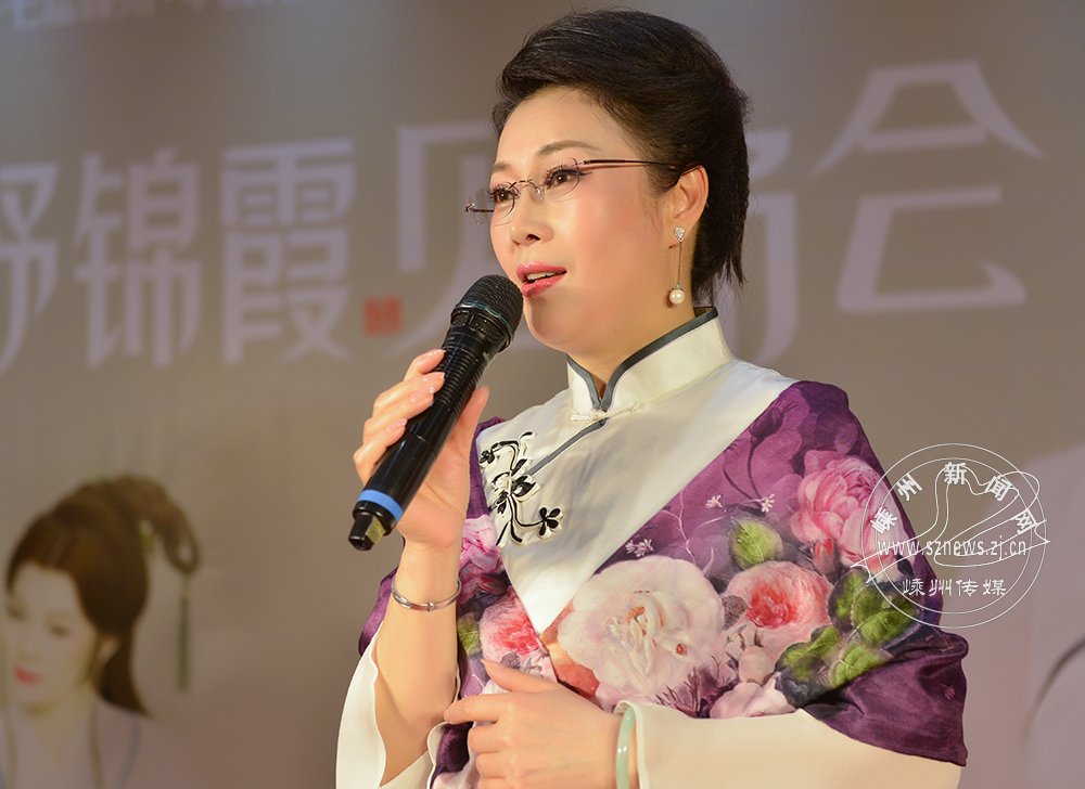 文化频道 越剧之乡    在金静的见面会上,来自城南小学的小戏迷孙雨蒙