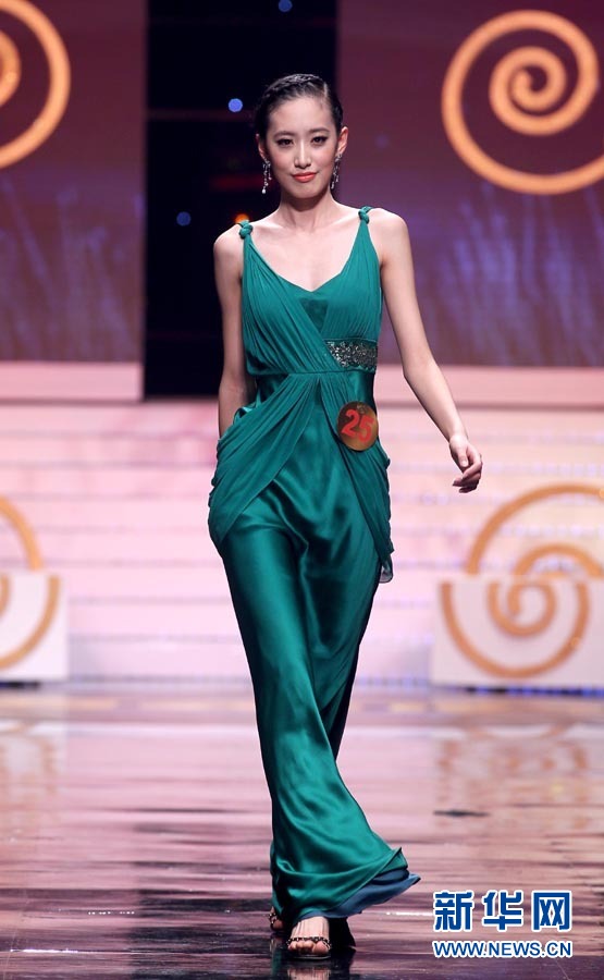 作为中国国际时装周最后一项活动,"黄金酒"第6届中国超级模特大赛总