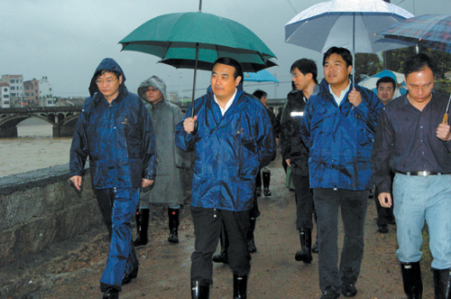 �����������ݼ��ָ����̨����