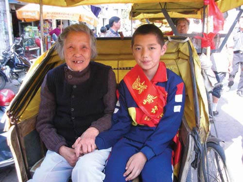 ��ͼ�ġ� С��ǣ����  �����߳�������