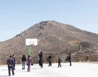 ������򳡽��ڸ�ɽ��