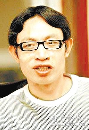 博物馆8000元征集男子地震时背亡妻所骑摩托