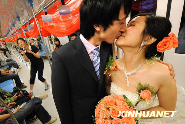 5��13�գ�һλ�������Ͼ������鳵ר�����������