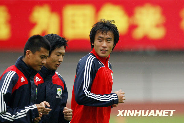 5��25�գ�������Ա�������ң������һͬ�μ�ѵ�������գ���һ���й�������������Ϻ���ɽ�������������״�ѵ����