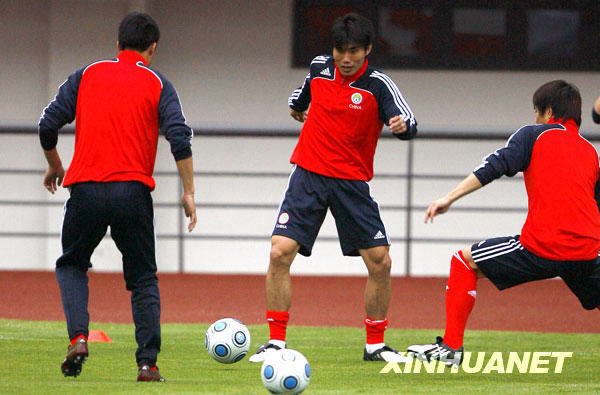 5��25�գ�������Ա֣�ǣ��У������һͬ�μ�ѵ�������գ���һ���й�������������Ϻ���ɽ�������������״�ѵ����