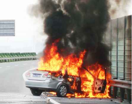 �������뻤����ײ ѩ���������1��