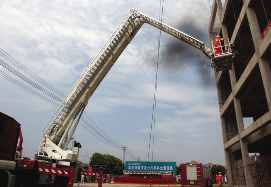 ���о��и߲㽨��ͻ�������¼���������