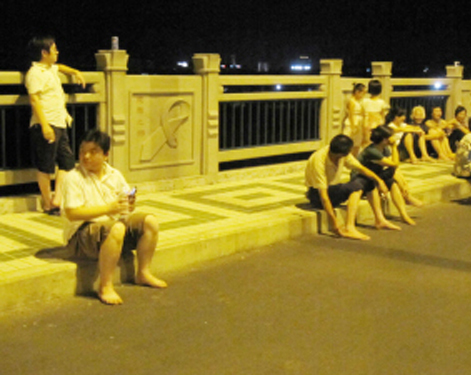 ������ҹ����ˮ