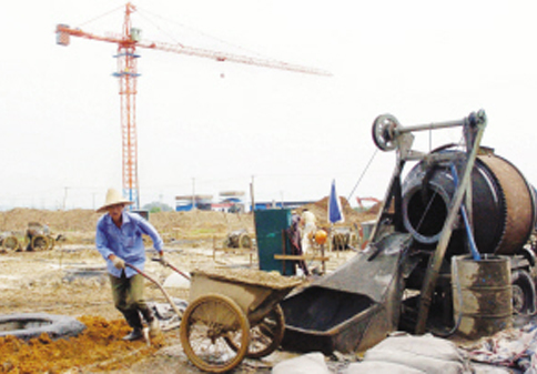 ��Խ����У׮�����̽ӽ�β��