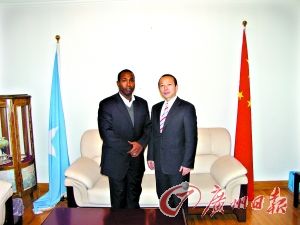 我国被劫货轮最快六周获释 与海盗协商顺利