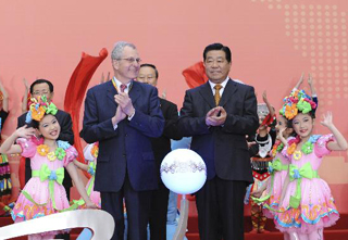 �����ֺ����干ͬ������ť��Ϊ�Ϻ������Ὺ԰