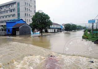 �Ǳ�����ˮ һ�˱�����