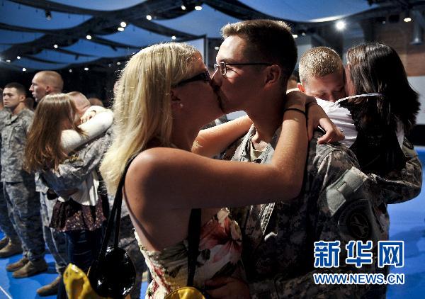     8��28�գ��������׶���ʢ�ٸ��������������»��أ��������˷��ص�����ʿ��������žۡ� �»������ �ž� ��