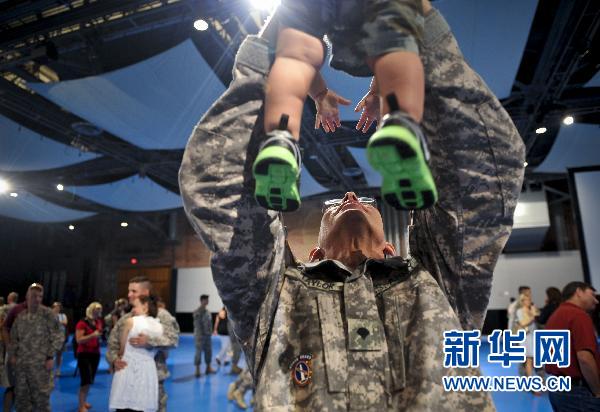     8��28�գ��������׶���ʢ�ٸ��������������»��أ�һ���������˷��ص�����ʿ���뺢���žۡ� �»������ �ž� ��