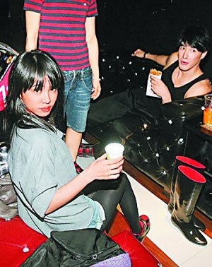 ���������Ѫ��ģԼ���䡰����Χǽ�����»�