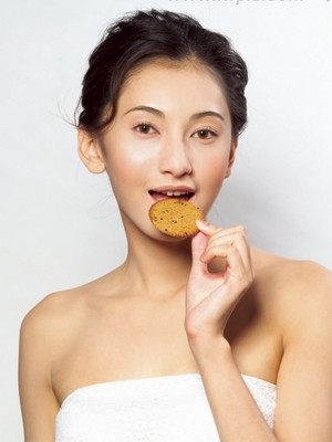 ����ʳ����