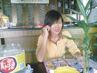 �������뱼�ܵ�Ů��