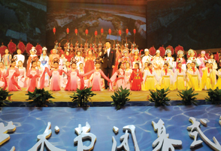 �ڶ����й�Խ�������ڱ�Ļʽ��������