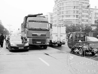 �������ı�ʮ��·�ڲ�����ʮ�� �¹�������