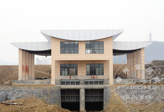 ����������վ���̽ӽ�β��