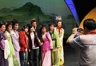 ����Խ�磺���Ļ����ס�������