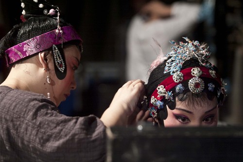 ����Խ������Ա���ڻ�ױ