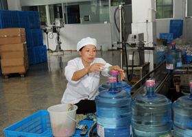 ��Ȫˮ�ֵ����۸߷���