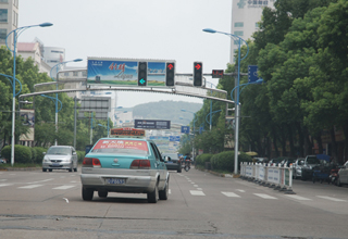 ��·�ϣ���������Щô��