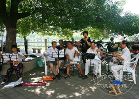 �������µ�Ϸ�Խ�