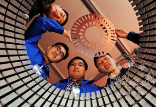 ���չ���� ��չ��ҵ��200��