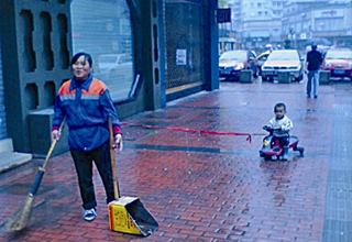 ����û�˴� ����Ů��๤��ǣ�����ϰ��ߺ�����