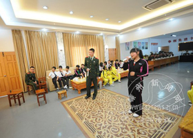 ��Уʦ�����������Ƶ��侯����