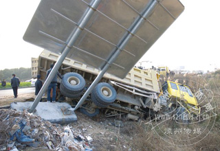 ������ײһ���෭ ��������ע�⳵��