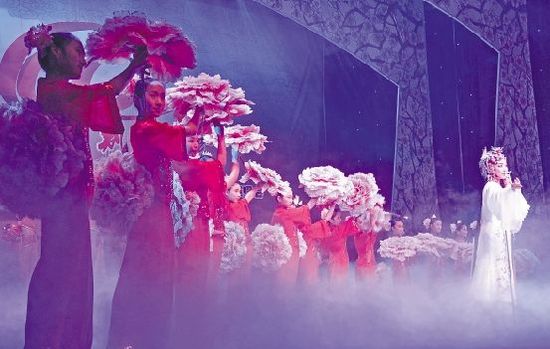 12��18������Ϊ��ף������Խ���Ž���60���꣬�㽭С�ٻ����㽭Խ���š��Ϻ�Խ��Ժ�Ⱦ��ŵ�����������ݣ��μӻ��ݡ�