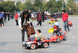 С�������Լ��ķ�ʽ�ȹ������һ��