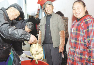 �����ˡ�����ɫũ��Ʒ����