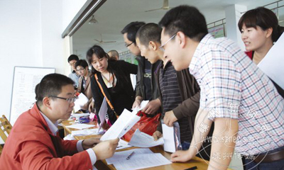 ������ѡ���쵼�ɲ���������