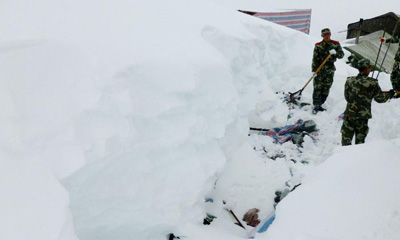 ����ڴ̹����̽���ѩ��