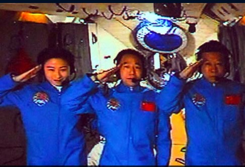 <font color=#0000FF>������ͬ���۾źź���Ա����ͨ��</font>