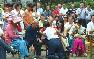 ����У�����ϼҳ���ĸ��ϥǰף��