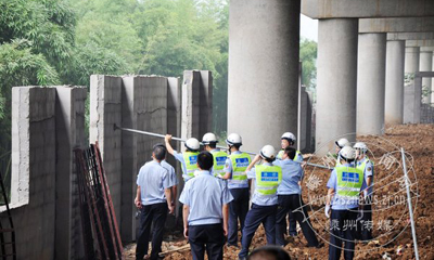 ��̶������Υ�����������