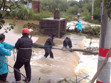 ��լ������100�� ������������