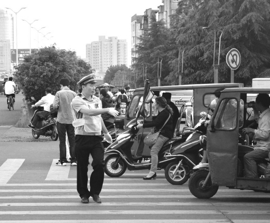 ��˫�ڡ��ڼ佻����·����ͨ